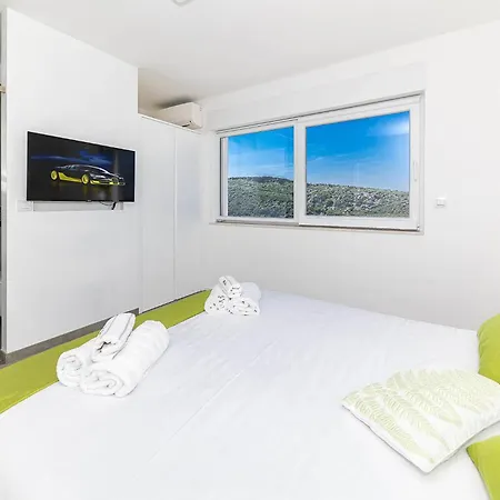 Lovely In With Sauna Grižane